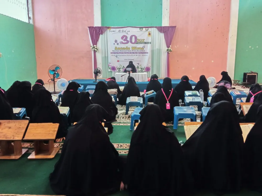 Ananda Misna Alifiah Tuntaskan Tasmi’ 30 Juz Al-Qur’an